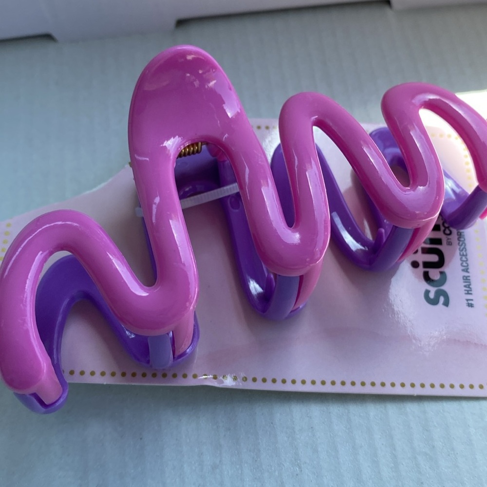 Scunci Squiggle Hair Clip